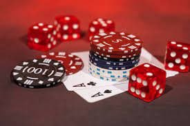 Antarmuka permainan Playtech di pentas togel menampilkan koleksi slot dan permainan meja